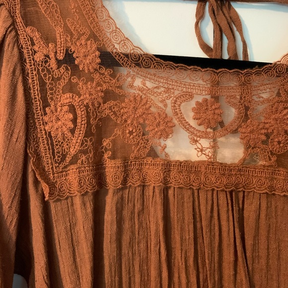 Forever 21 Lace inset rust colored top size Medium - Picture 4 of 10